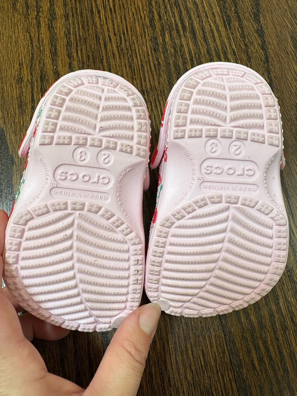 Toddler Crocs Cherry Print size 2/3